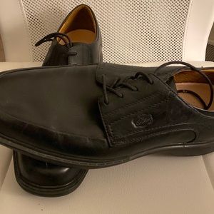 Dress shoes